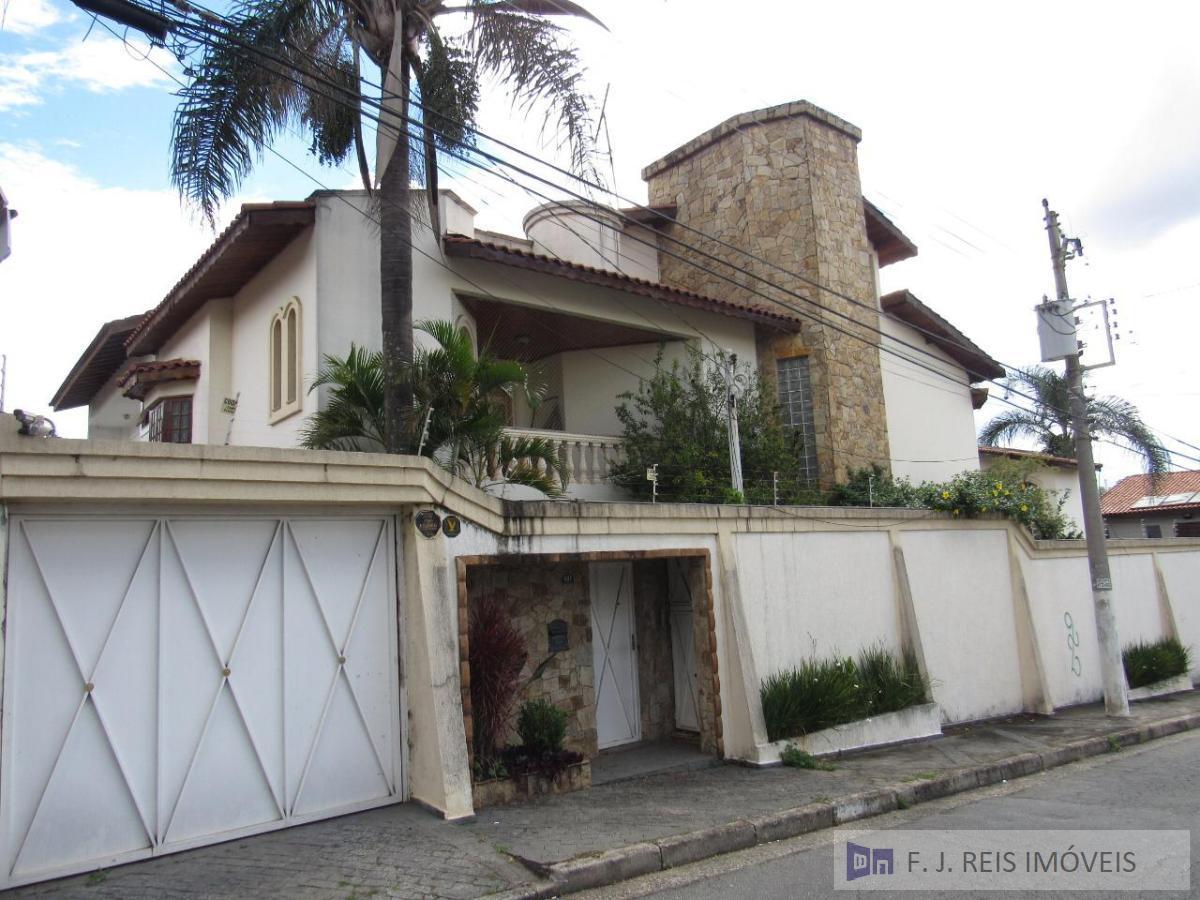 Sobrado, 3 quartos, 360 m² - Foto 1