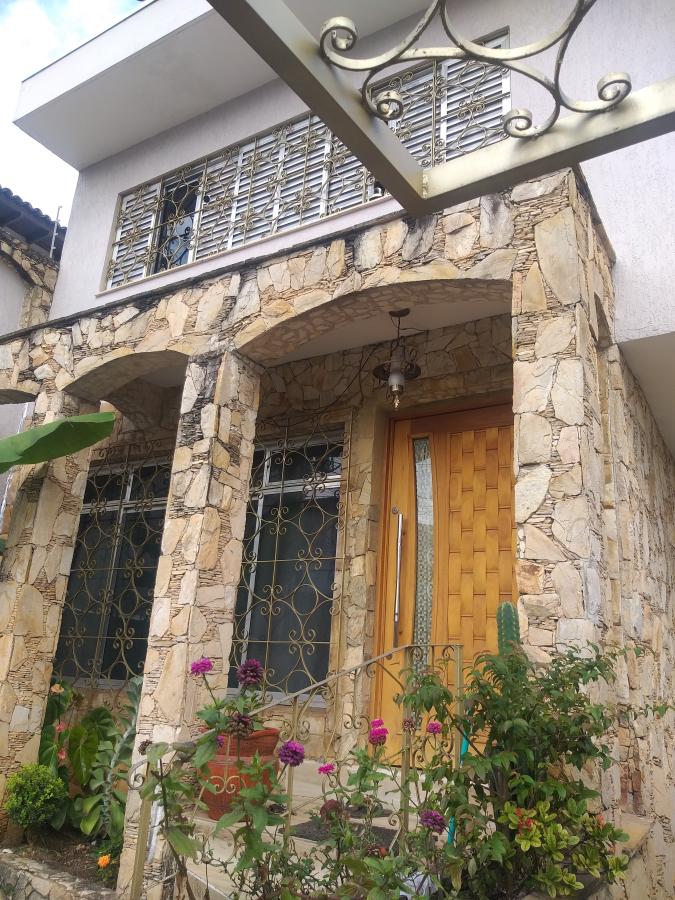 Sobrado, 3 quartos, 315 m² - Foto 1