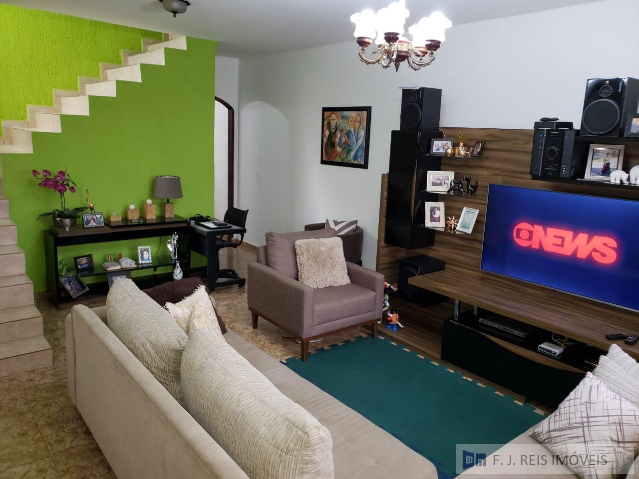 Sobrado, 3 quartos, 240 m² - Foto 1